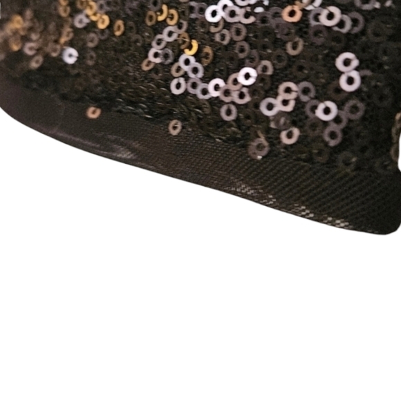 Bisou Bisou - Black Sequin w/ a Soft Polyester Inner Lining​​​​​ - Picture 4 of 9